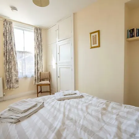 35 Neville Street Apartment *