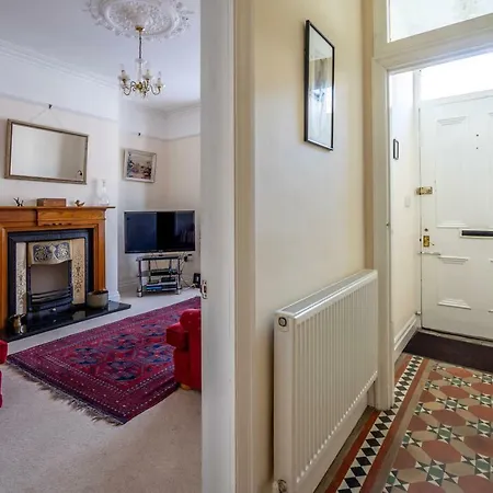 35 Neville Street *