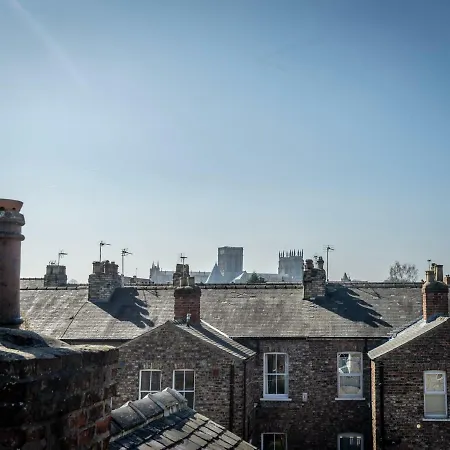 35 Neville Street York